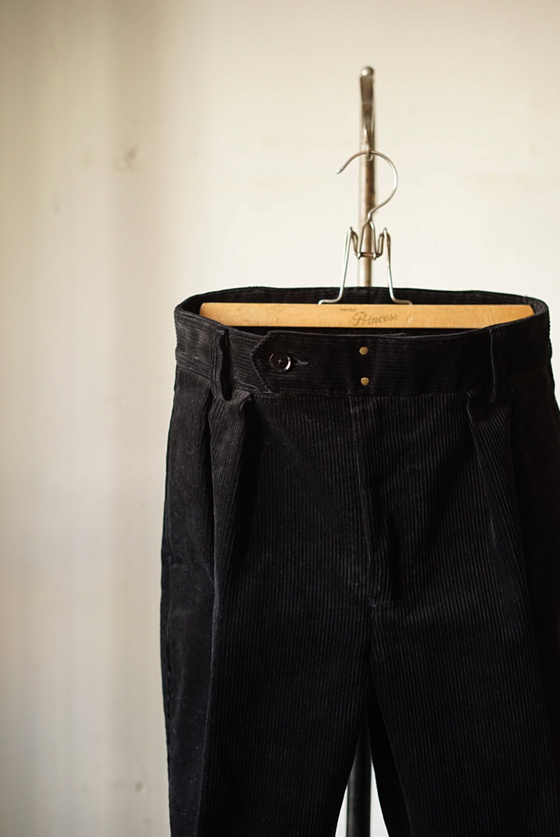 Soundman Clarke “Black 8W Corduroy” | ARCH 市電通り
