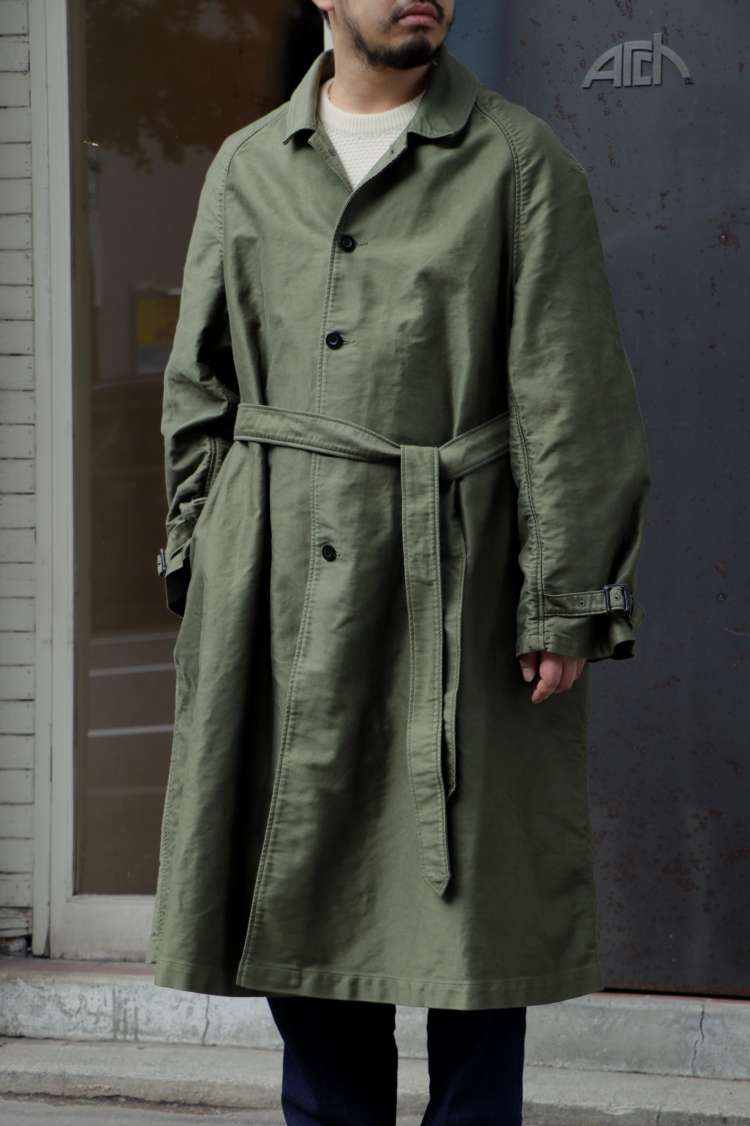 OUTIL / MANTEAU UZES ブラックインディゴリネン size1 | nate 