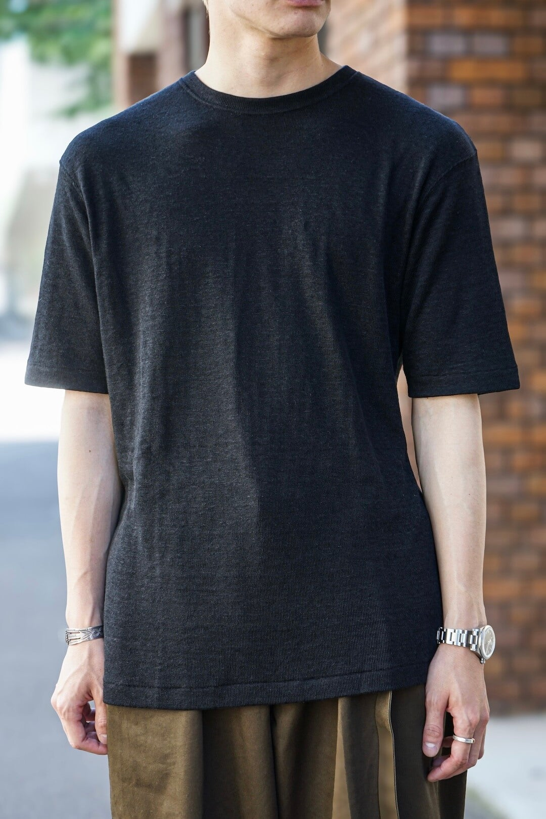 linen tee black